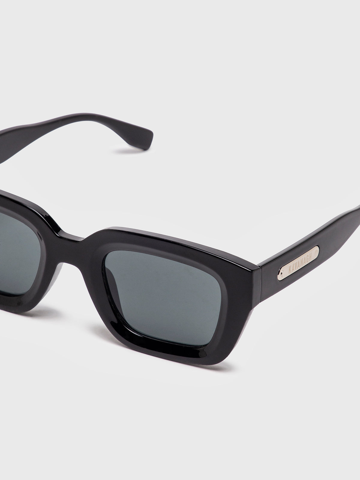sunglasses / Black Bold Sunglasses