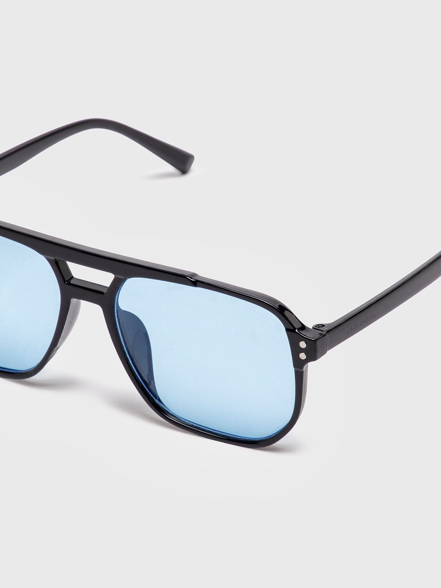 Blue Pilot Sunglasses