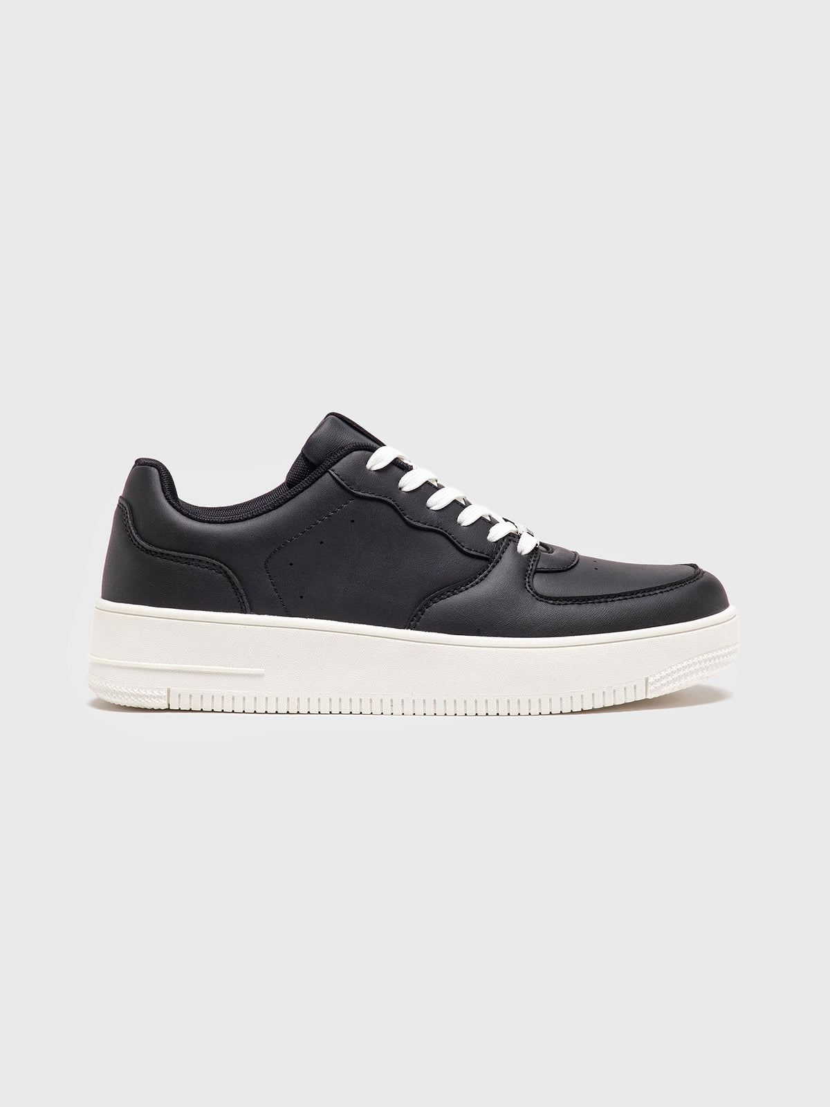sneakers / Black City Ease Sneakers