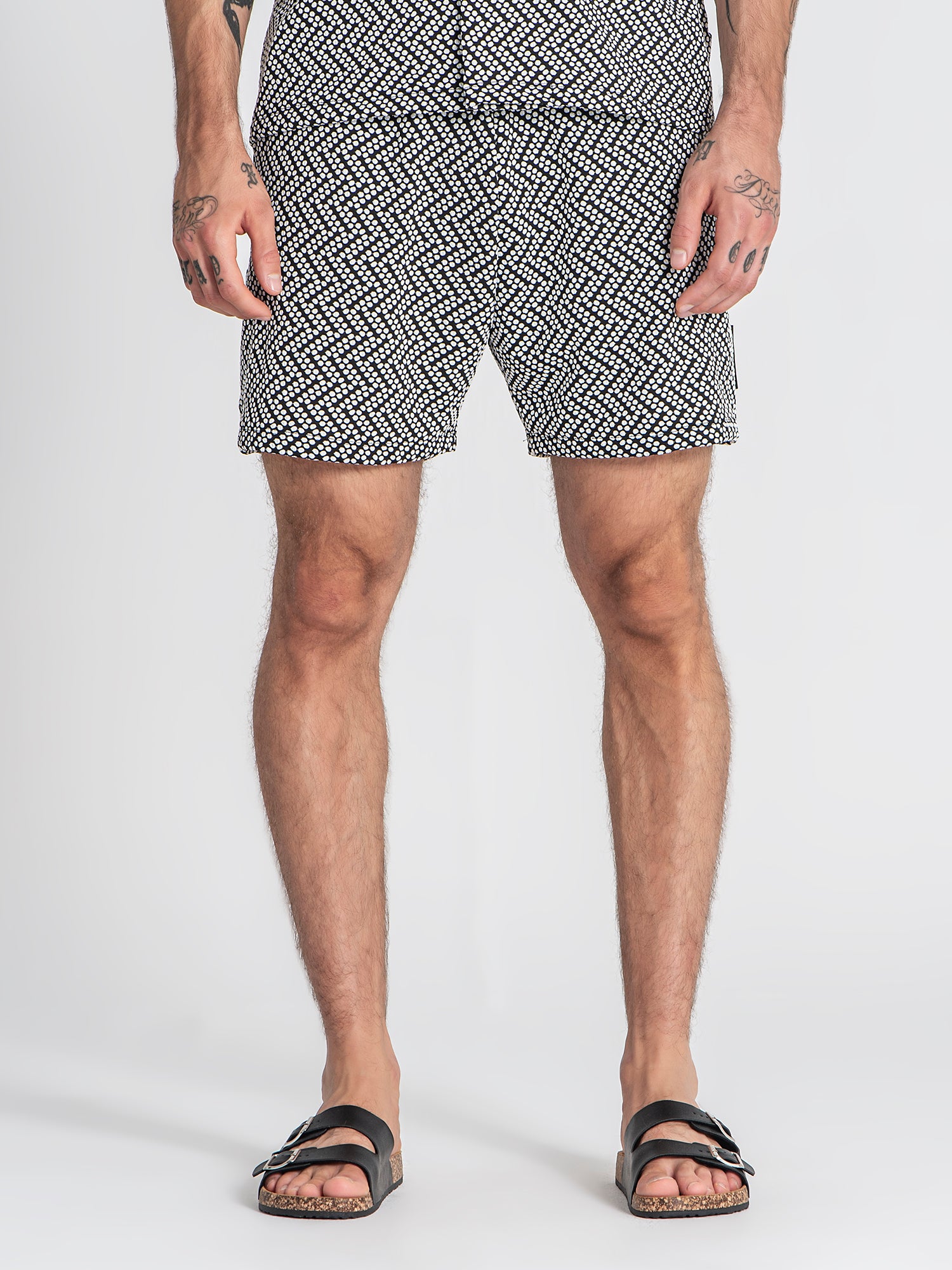 shorts / Black Vibration Shorts