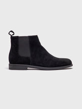 sneakers / Black Smart Boots