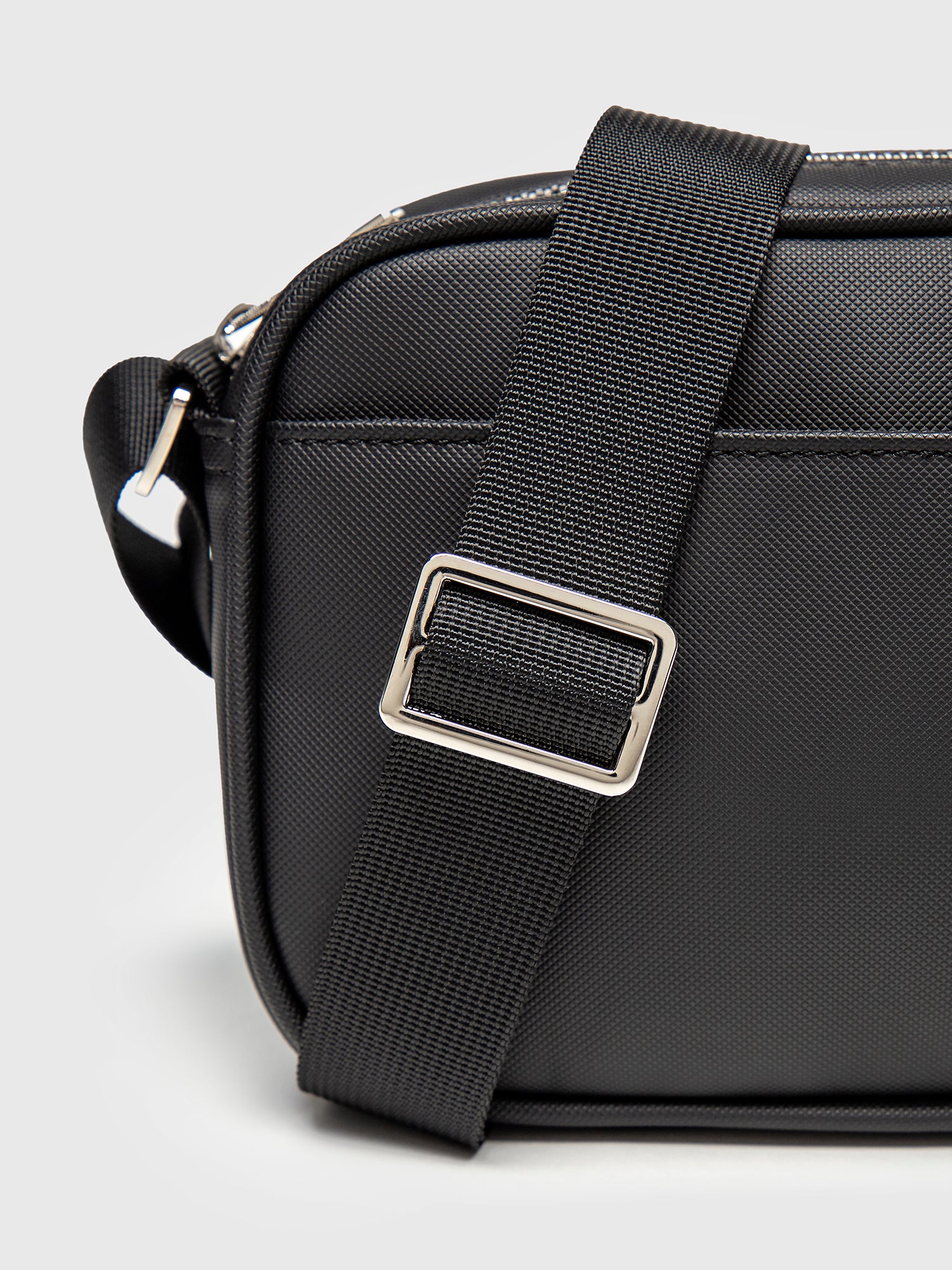bags / Black iD Shoulder Bag