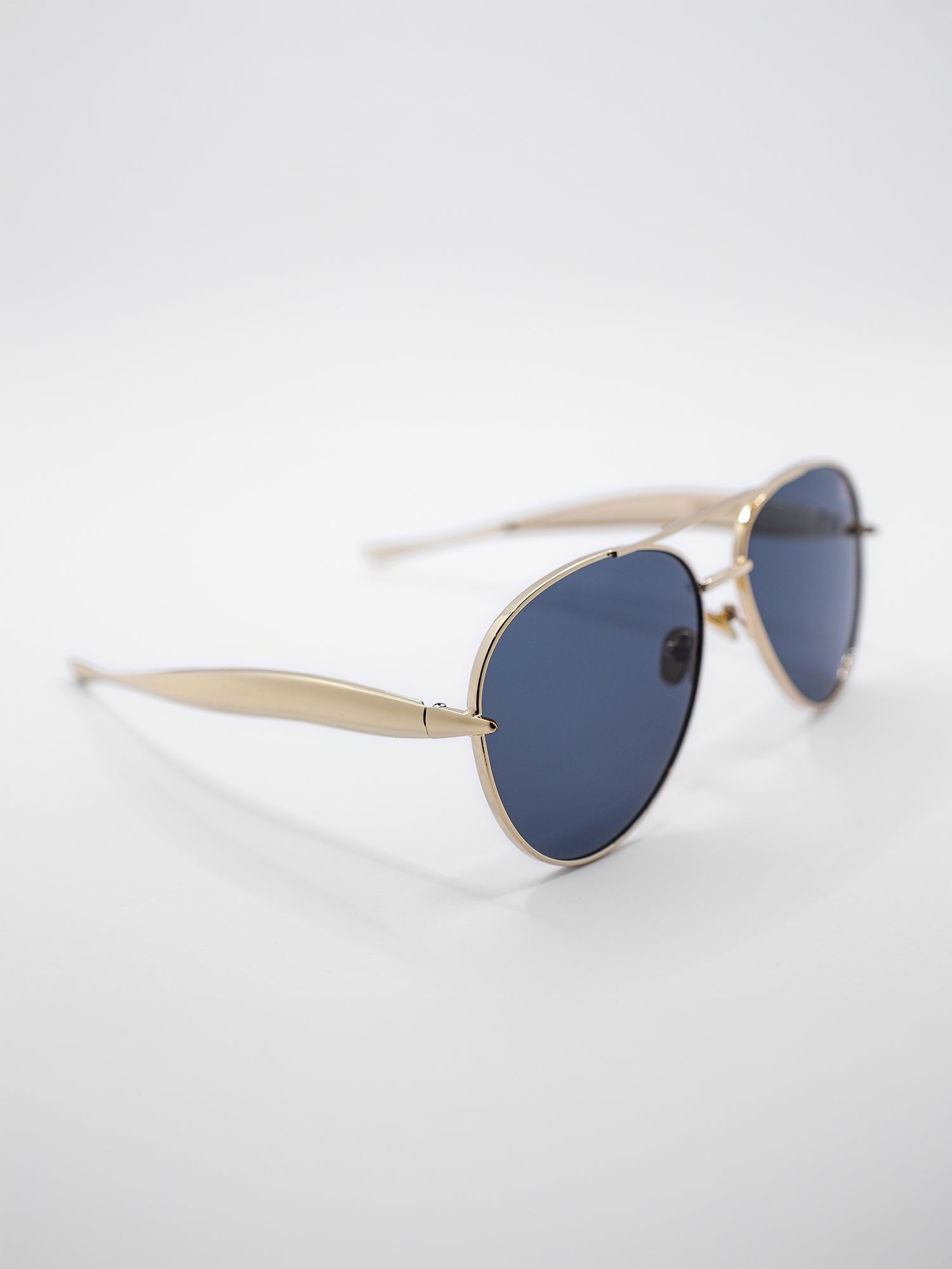 sunglasses / Black Elura Sunglasses