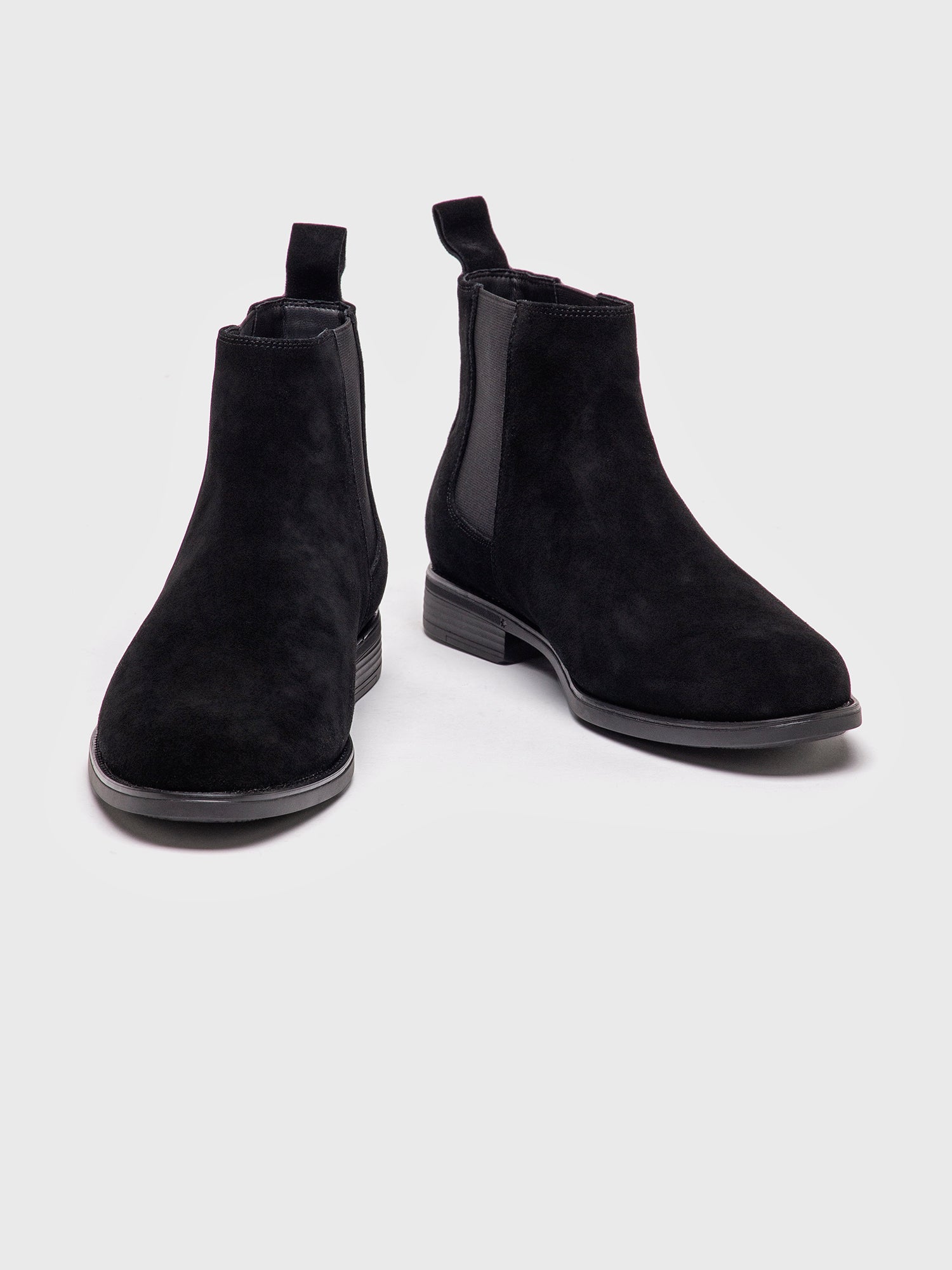 sneakers / Black Smart Boots