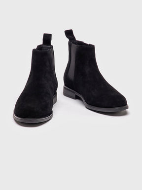 sneakers / Black Smart Boots